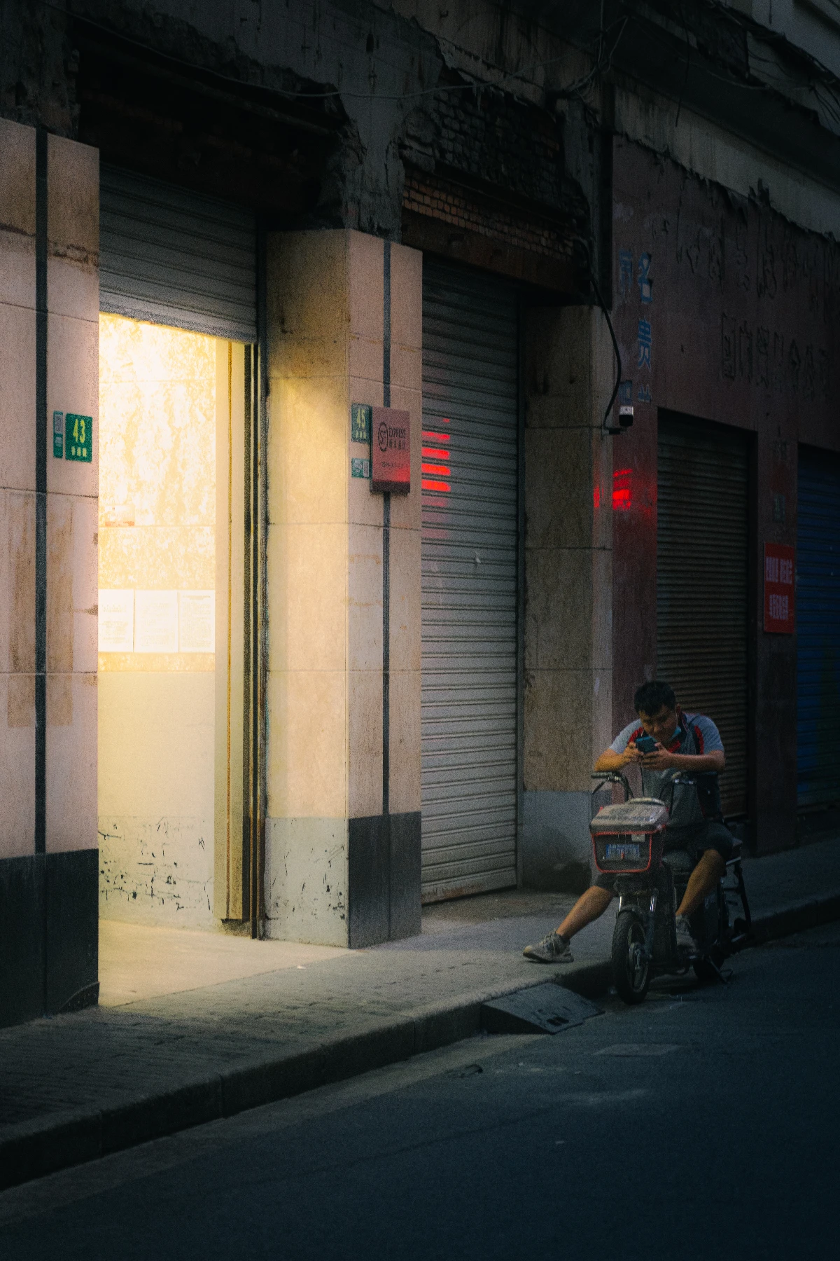 Description of image 4